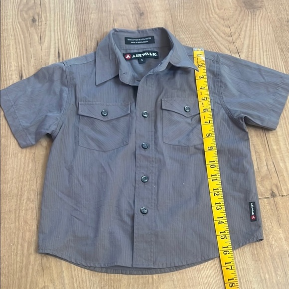 Boys Airwalk Gray Button Down Shirt Short Sleeves - Picture 7 of 9